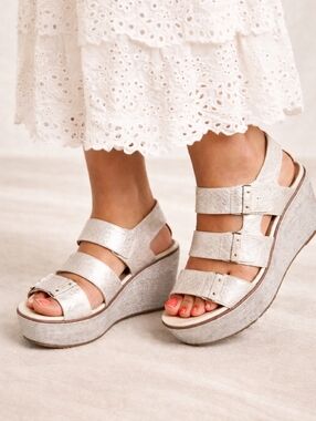 Donald J. Pliner Iris Strappy Metallic Wedge Sandals White Silver